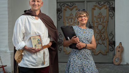 Lesung in einfacher Sprache mit musikalischer Begleitung