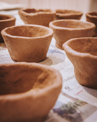 Fertigung von Lehmschalen wie in der Jungsteinzeit